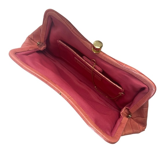 BANANA REPUBLIC - Banana Republic Clutch in Croc Embossed 100% Leather Dust Pink - Picture 3 of 6